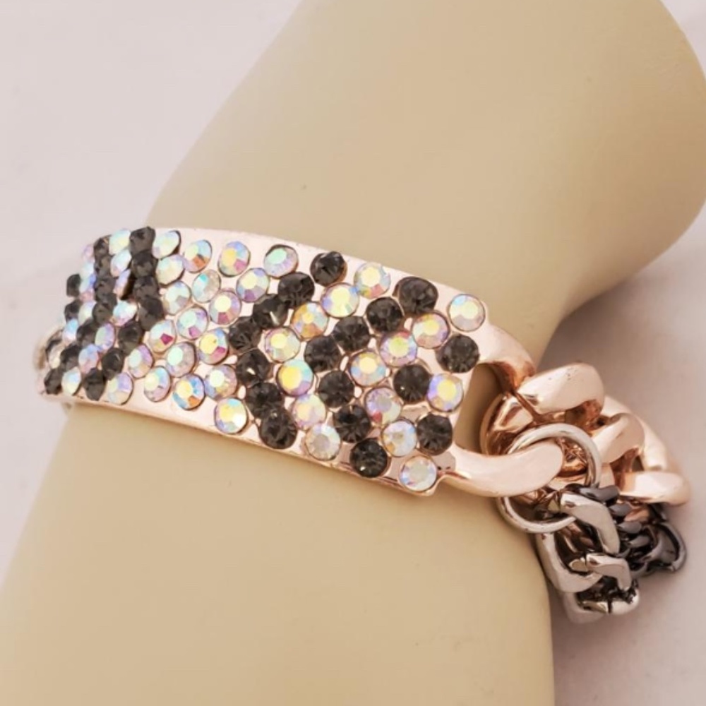 🌿Steve Madden Rose Gold & Crystal ID Bracelet🌿